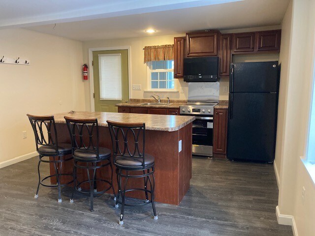 24 Village St, Unit apt 3 in Lisbon, ME - Building Photo