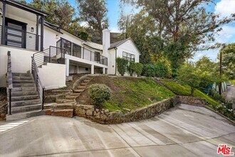 7450 Palo Vista Dr in Los Angeles, CA - Building Photo - Building Photo