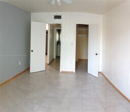 7831 Miller Dr in Miami, FL - Building Photo - Building Photo