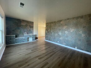 125 N Elm Ave in Ripon, CA - Building Photo - Building Photo