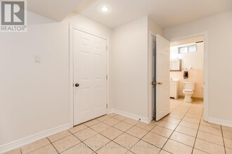 57 Cherokee Dr in Vaughan, ON - Building Photo - Building Photo