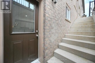 46 Mevira Gardens in Oakville, ON - Building Photo - Building Photo