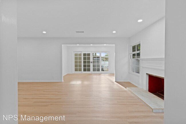 237 Belmont Ave in Long Beach, CA - Building Photo - Building Photo