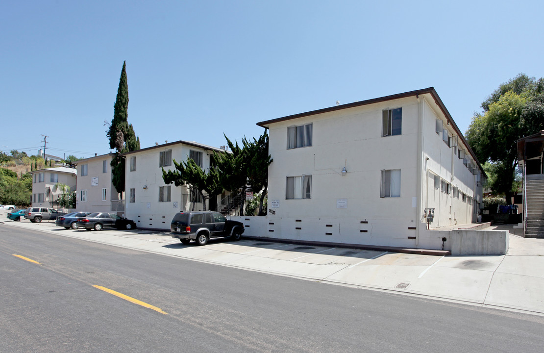 7025 Boulevard Dr in La Mesa, CA - Building Photo