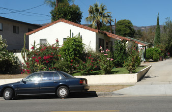 3827 Park Pl in Montrose, CA - Building Photo - Building Photo