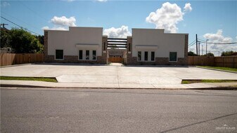 25 E Jessamine Ave in La Feria, TX - Building Photo