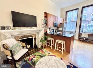 2126 Spruce St in Philadelphia, PA - Building Photo - Building Photo