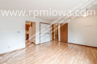 209 Todd Cir in Ames, IA - Building Photo - Building Photo