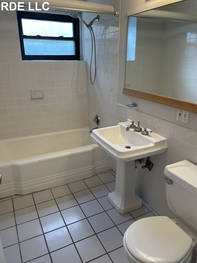 83 Pleasant St, Unit B in Brookline, MA - Building Photo - Building Photo