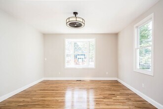 75 Summer St in Medford, MA - Foto de edificio - Building Photo