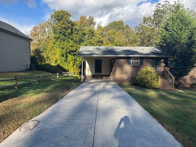 614 Poplar St in Statesville, NC - Building Photo - Building Photo