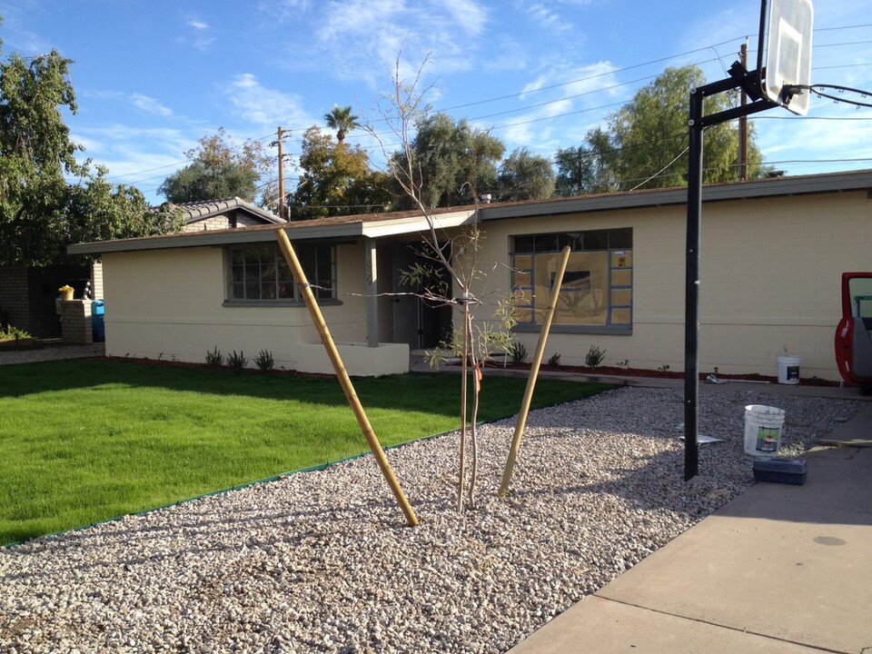 1839 W Hazelwood St in Phoenix, AZ - Building Photo