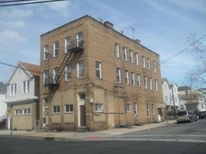 701 3rd Ave in Elizabeth, NJ - Building Photo - Building Photo