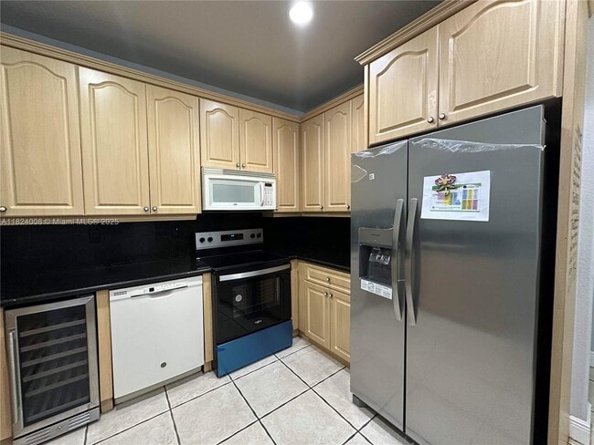 2841 Poinciana Cir in Hollywood, FL - Building Photo - Building Photo
