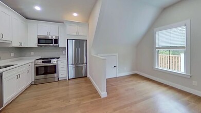 153 Foster St, Unit 3D in Boston, MA - Building Photo - Building Photo