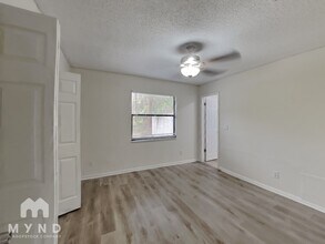 204 S Maki Rd in Plant City, FL - Foto de edificio - Building Photo