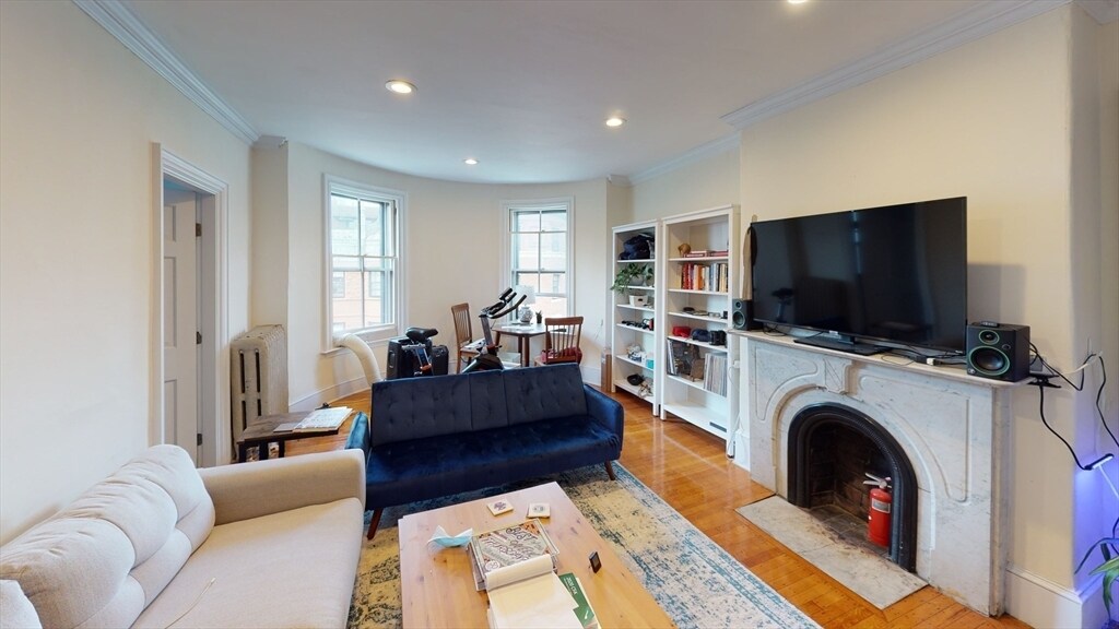 6 Brimmer St in Boston, MA - Building Photo