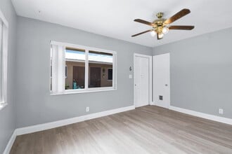 4751 NE 21st Ter in Lighthouse Point, FL - Foto de edificio - Building Photo