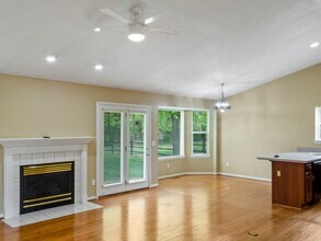 672 E Lake Ln in Cincinnati, OH - Building Photo - Building Photo