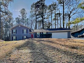 5619 Salem Rd in Stonecrest, GA - Building Photo