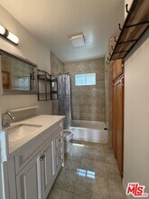 422 S Van Ness Ave in Los Angeles, CA - Building Photo - Building Photo
