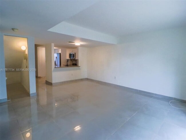 14010 NE 3rd Ct in Miami, FL - Foto de edificio - Building Photo