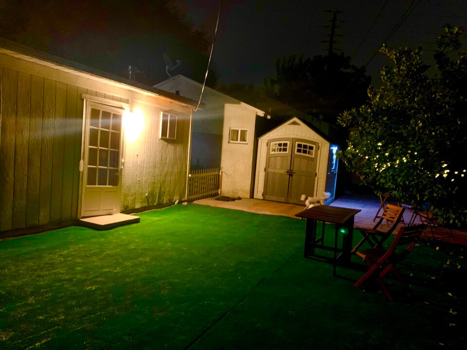 2145 N Hollywood Way in Burbank, CA - Building Photo