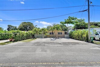 2470 NE 182nd Terrace in North Miami Beach, FL - Building Photo - Building Photo