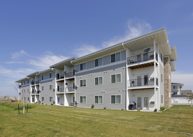 Amber Pointe Apartments in Fargo, ND - Foto de edificio - Building Photo