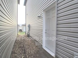 20960-20919 19 Ave NW in Edmonton, AB - Building Photo