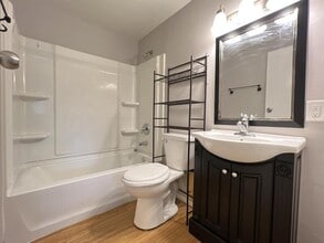 2990 8th St in Marion, IA - Building Photo - Building Photo