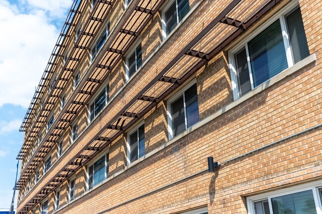 2075 Portage Apartment