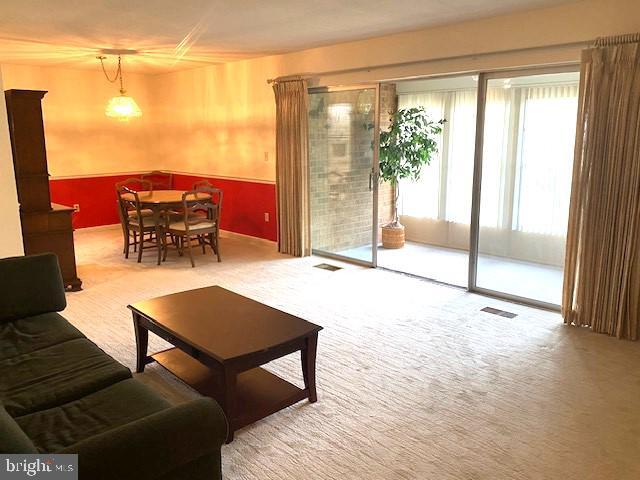 3215 S Leisure World Blvd in Silver Spring, MD - Building Photo - Building Photo