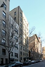 133 W 71st St in New York, NY - Foto de edificio - Building Photo