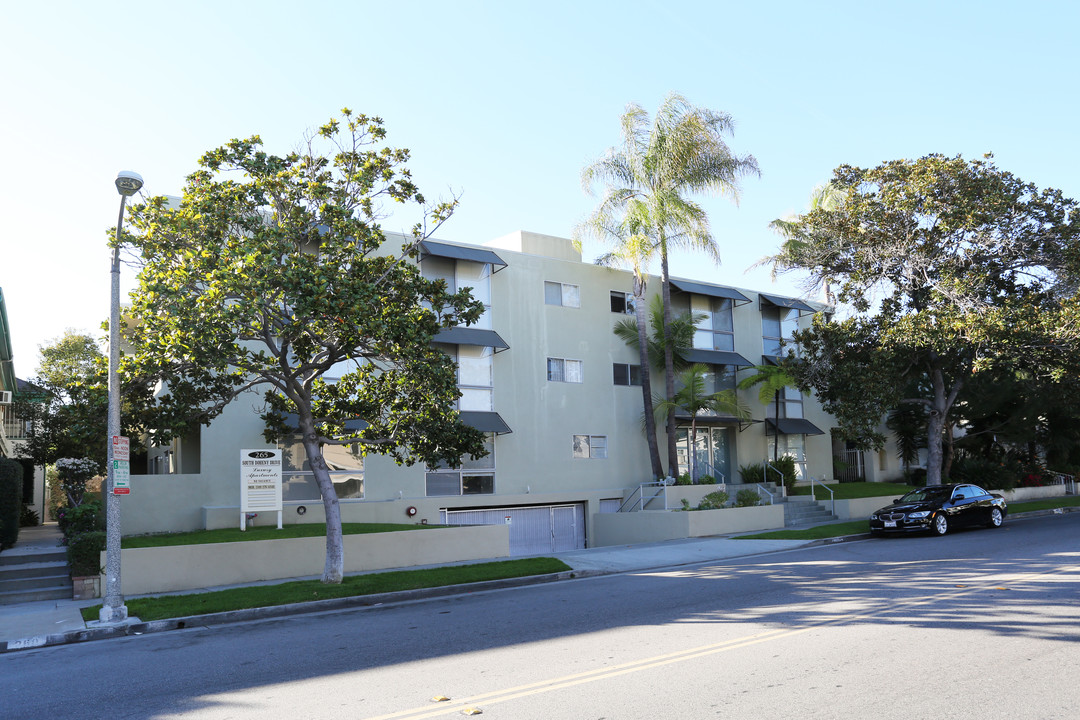 265 S Doheny Dr in Beverly Hills, CA - Building Photo