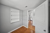 202 Sylvester Rd photo'