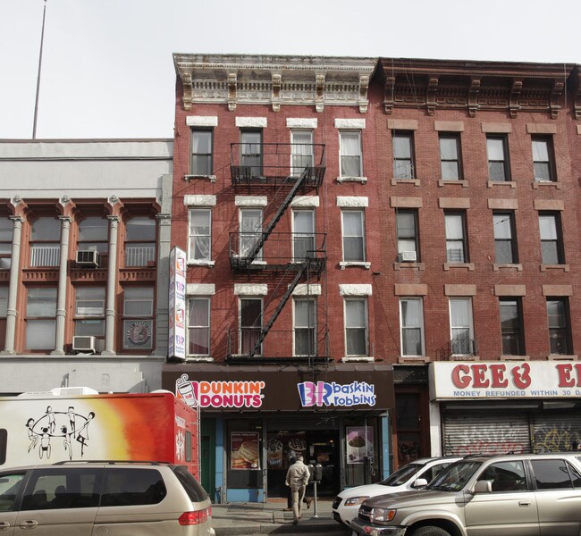 892 Manhattan Ave in Brooklyn, NY - Building Photo - Building Photo