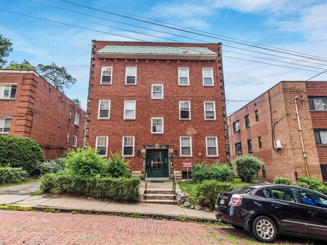 5556 Covode St in Pittsburgh, PA - Building Photo - Building Photo
