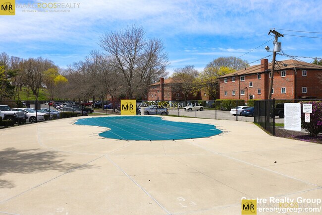 35 Westgate Rd, Unit 4 in Boston College, MA - Building Photo - Building Photo