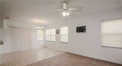 2272 Hampstead Ct in Lehigh Acres, FL - Building Photo - Building Photo
