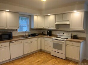 115 High St in Peekskill, NY - Building Photo - Building Photo