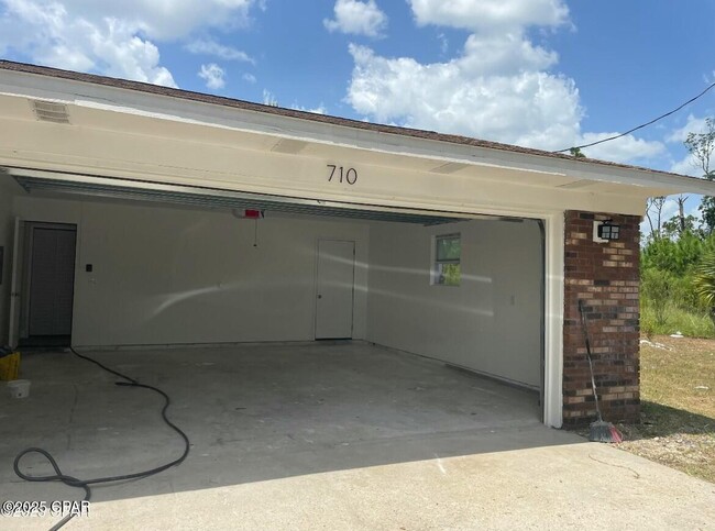 710 Plantation Dr in Panama City, FL - Building Photo - Building Photo