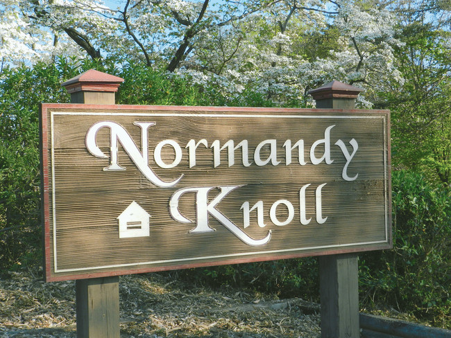 Normandy Knoll in Roanoke, VA - Foto de edificio - Building Photo