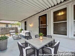 120 Gifford St in San Antonio, TX - Building Photo - Building Photo