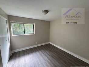 5114 Paul Peel Pl in Hope Mills, NC - Building Photo - Building Photo