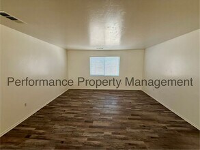 1408 E 9th St in Bakersfield, CA - Foto de edificio - Building Photo