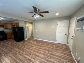 321 Kelly Ct in Sacramento, CA - Building Photo - Building Photo