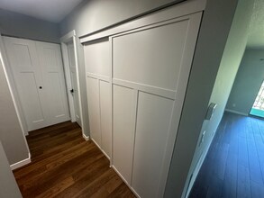 4575 W 80th St Cir, Unit Apt 312 in Minneapolis, MN - Foto de edificio - Building Photo