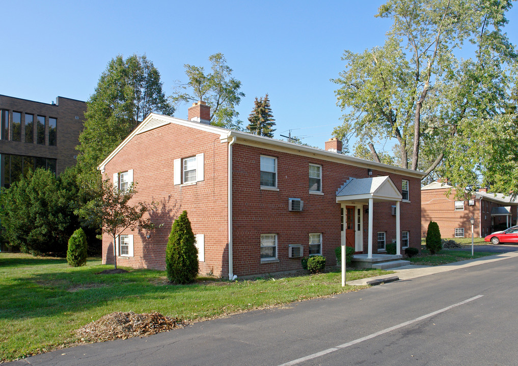 1411 Ombersley Ln in Columbus, OH - Foto de edificio