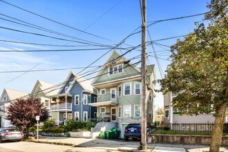 56 William St, Unit 2 in Medford, MA - Foto de edificio - Building Photo